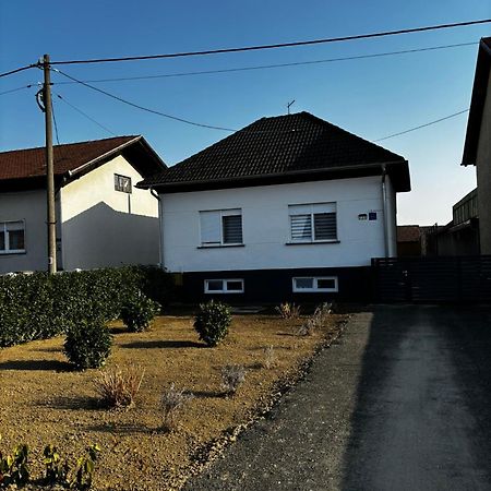 Apartman Kuca 150 Mala Subotica Exterior foto